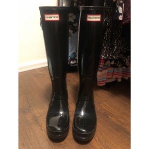 HUNTER: Women’s original Tall Gloss rain boots: